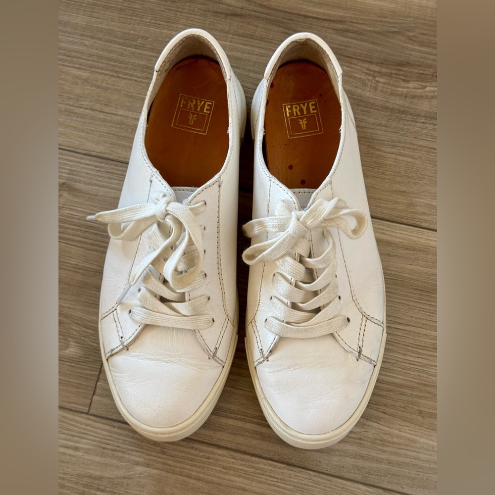 Frye White Textured Leather Sneakers with Tan Sole